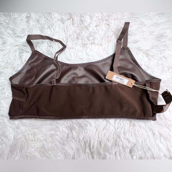 SKIMS Wet Jersey Scoop Bralette in Cocoa - Picture 8 of 11